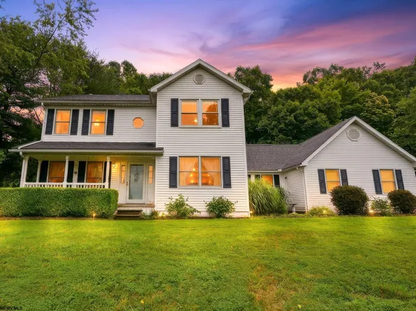 1416 Arcadia Dr, Fairmont, WV 26554
