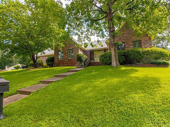 4th image of 1145 Cambridge Cir
