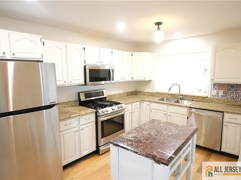 56 Coriander Dr — Photo 4