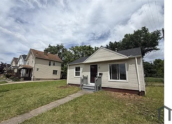 2 bed, 696 sqft, $1,300 — Photo 2