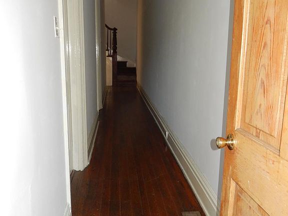 3rd image of 105 S Pine St