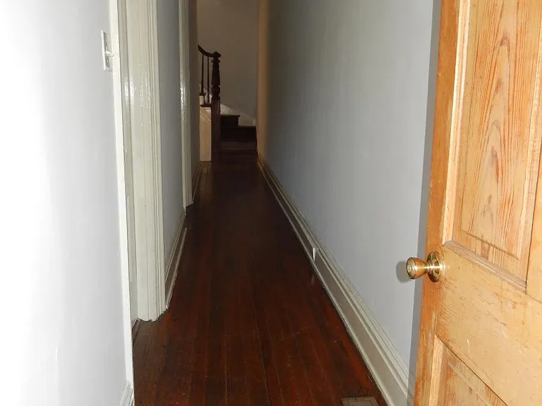 105 S Pine St — Photo 3