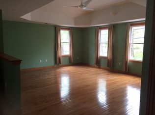 3 Chester Rd, Derry, NH 03038