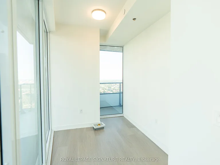 448 Burnhamthorpe Rd W #1807 — Photo 10