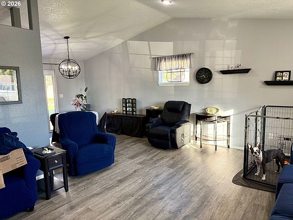 4th image of 810 N Earl Ct