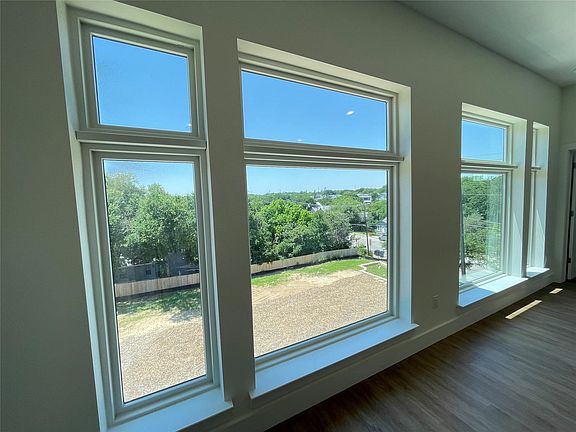 4th image of 1811 Webberville Rd #1301