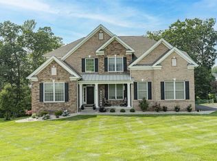 164 Ridgeline Dr, Poughkeepsie, NY 12603