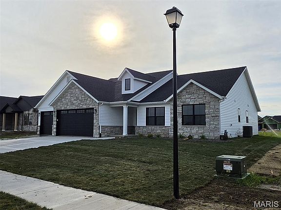 3rd image of 308 Rumsfeld Dr