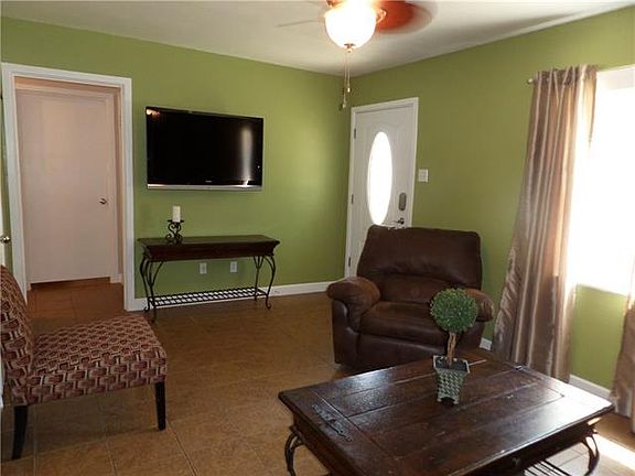 4th image of 227 W Orange St