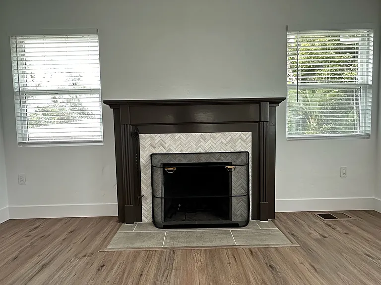137 E D St — Photo 9