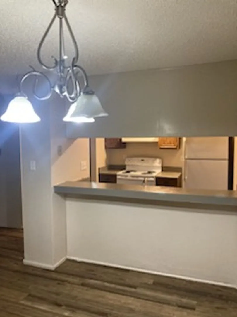 Spacious 2 Bedroom Condo — Photo 3