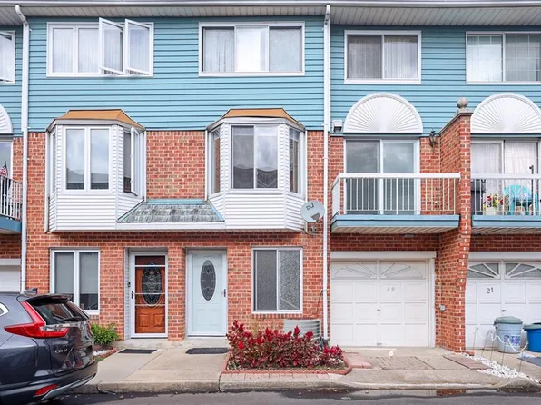 19 Teri Ct, Staten Island, NY 10314