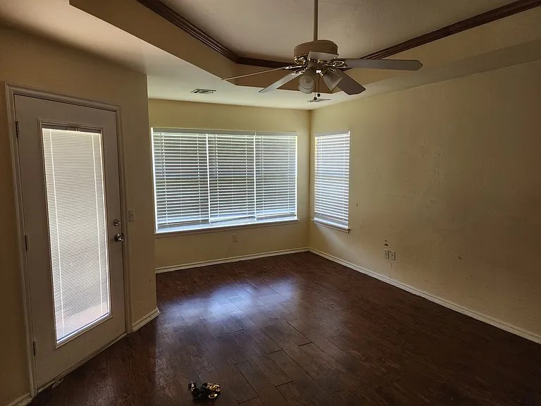 1700 Hemingway Dr — Photo 7