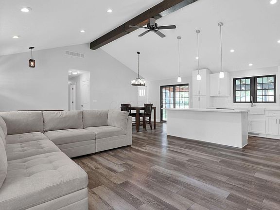 4th image of 138 Jackson Blvd