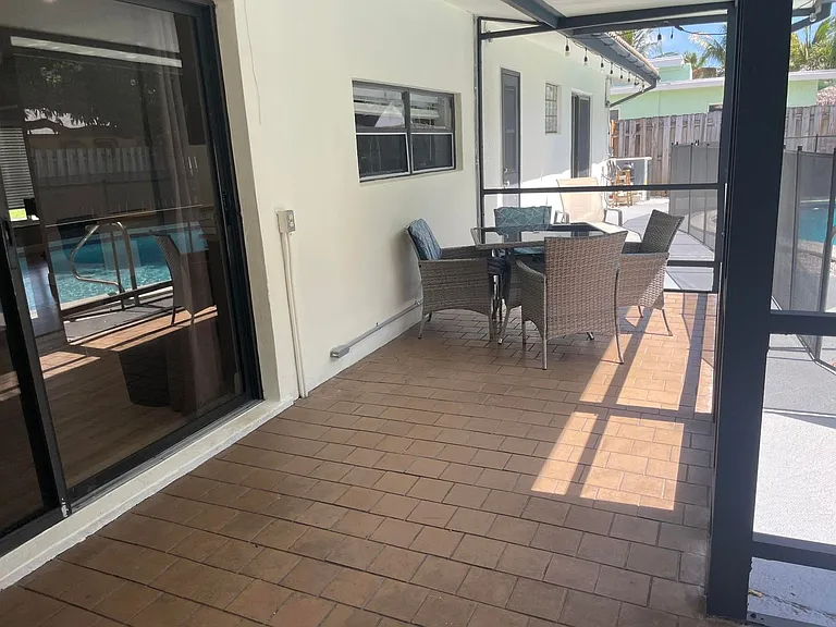 2620 NE 19th St #2620 — Photo 7