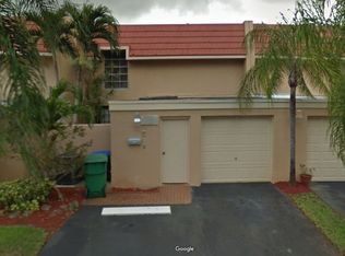 19608 Bobolink Dr, Hialeah, FL 33015