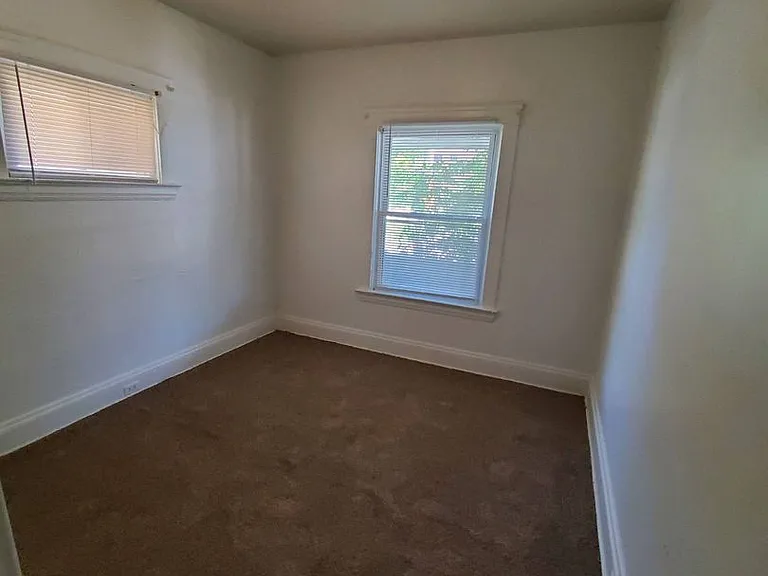 2760 E 122nd St Cleveland 44120 — Photo 9