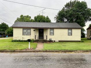 505 W Concord Ave, Holyrood, KS 67450