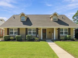 168 Willow Dr, Gretna, LA 70053