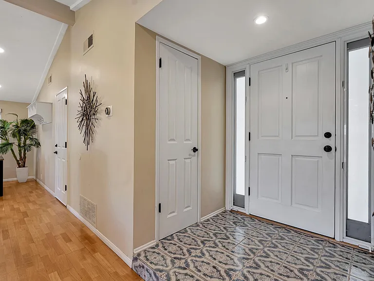 9131 Warfield Dr — Photo 12