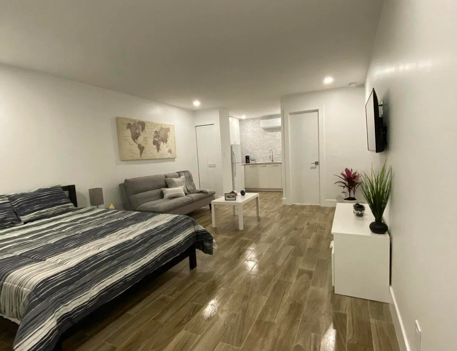 Studio, 1.0 bath, 200 sqft, $1,500 — Photo 1