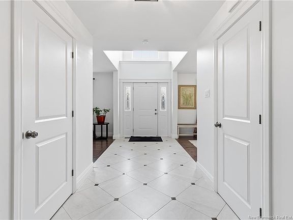 4th image of 10 Turnberry Ct