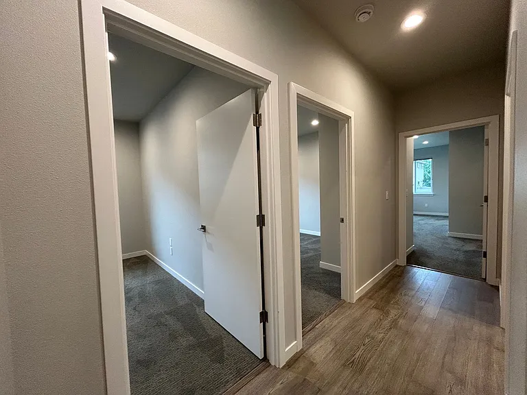 304 E Stanford Ave — Photo 7