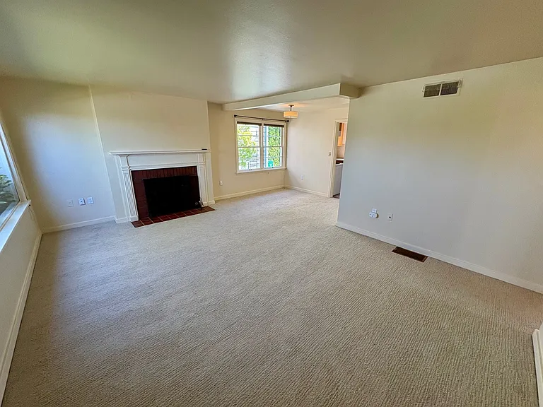 3038 W Viewmont Way W — Photo 5