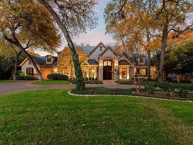 1st image of 404 Forest River Ct