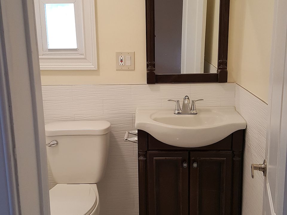 2nd image of 7428 88th Ave