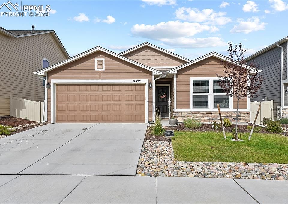 1st image of 11344 Esperanza Way