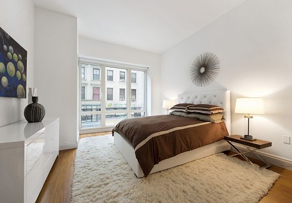 4th image of 33 W 56th St APT 4D