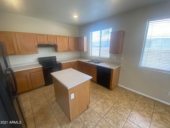 5th image of 1602 E Wildhorse Pl