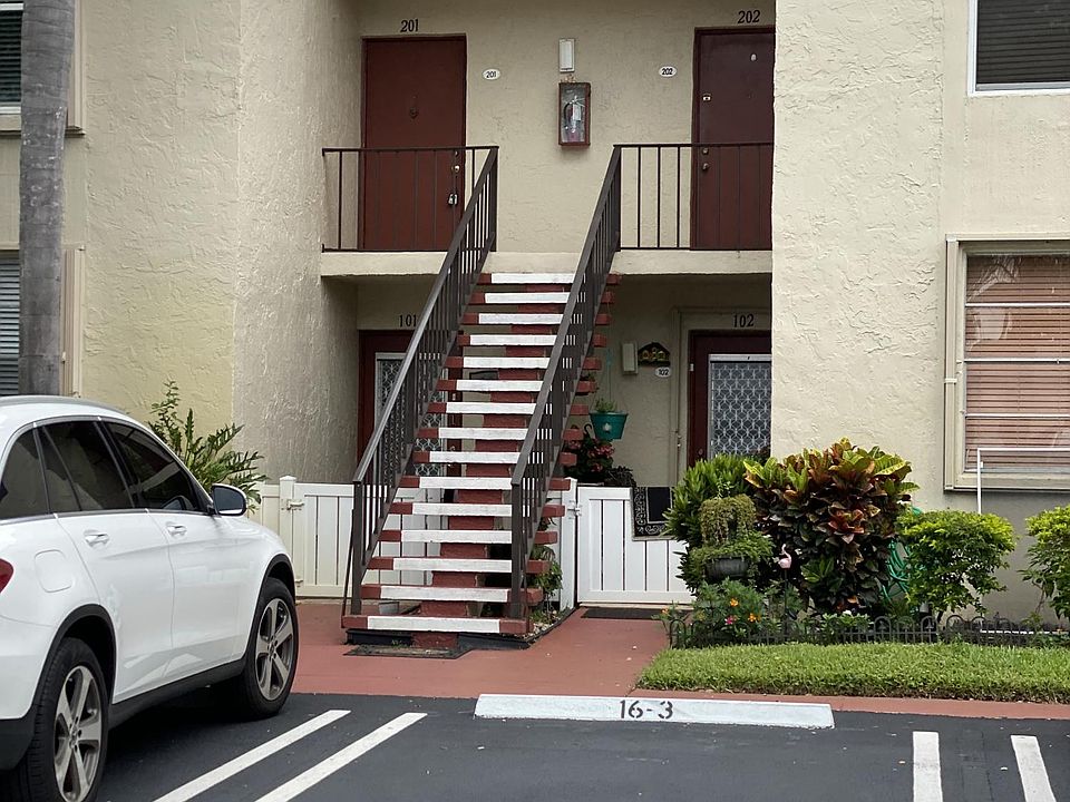 1st image of 16 Willowbrook Ln APT 201