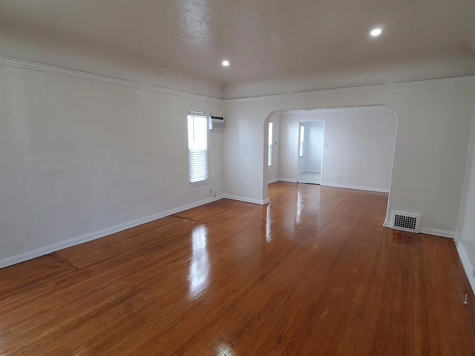 934 S Orange Grove Ave #934