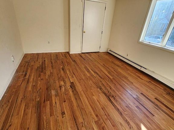 4th image of 1310 E Henry St