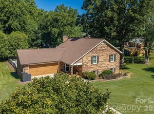 389 Caprice Cir, Lincolnton, NC 28092