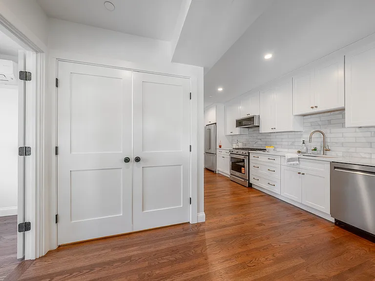108 Florence St #1 — Photo 2