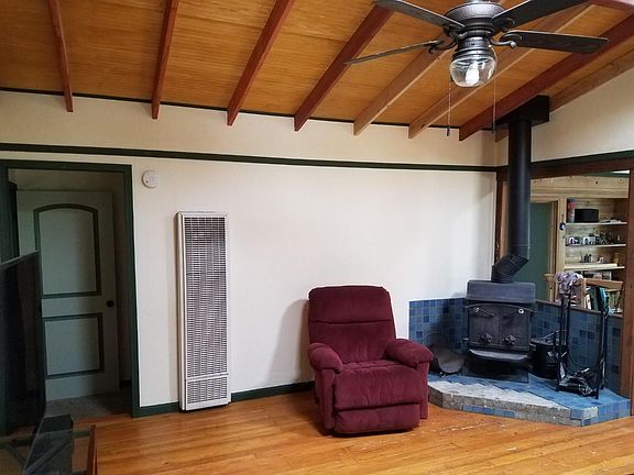 3rd image of 650 River Dr