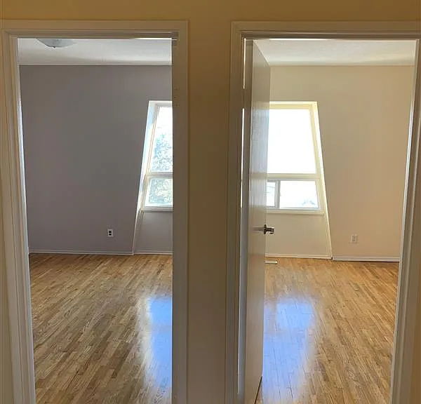 380 Pemberton Ter — Photo 10
