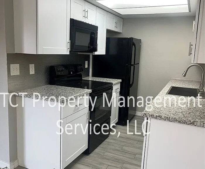 286 W Palomino Dr #135 — Photo 4