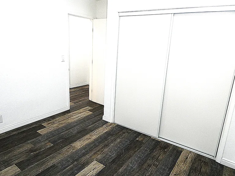 669 N Grand Ave #4 — Photo 14