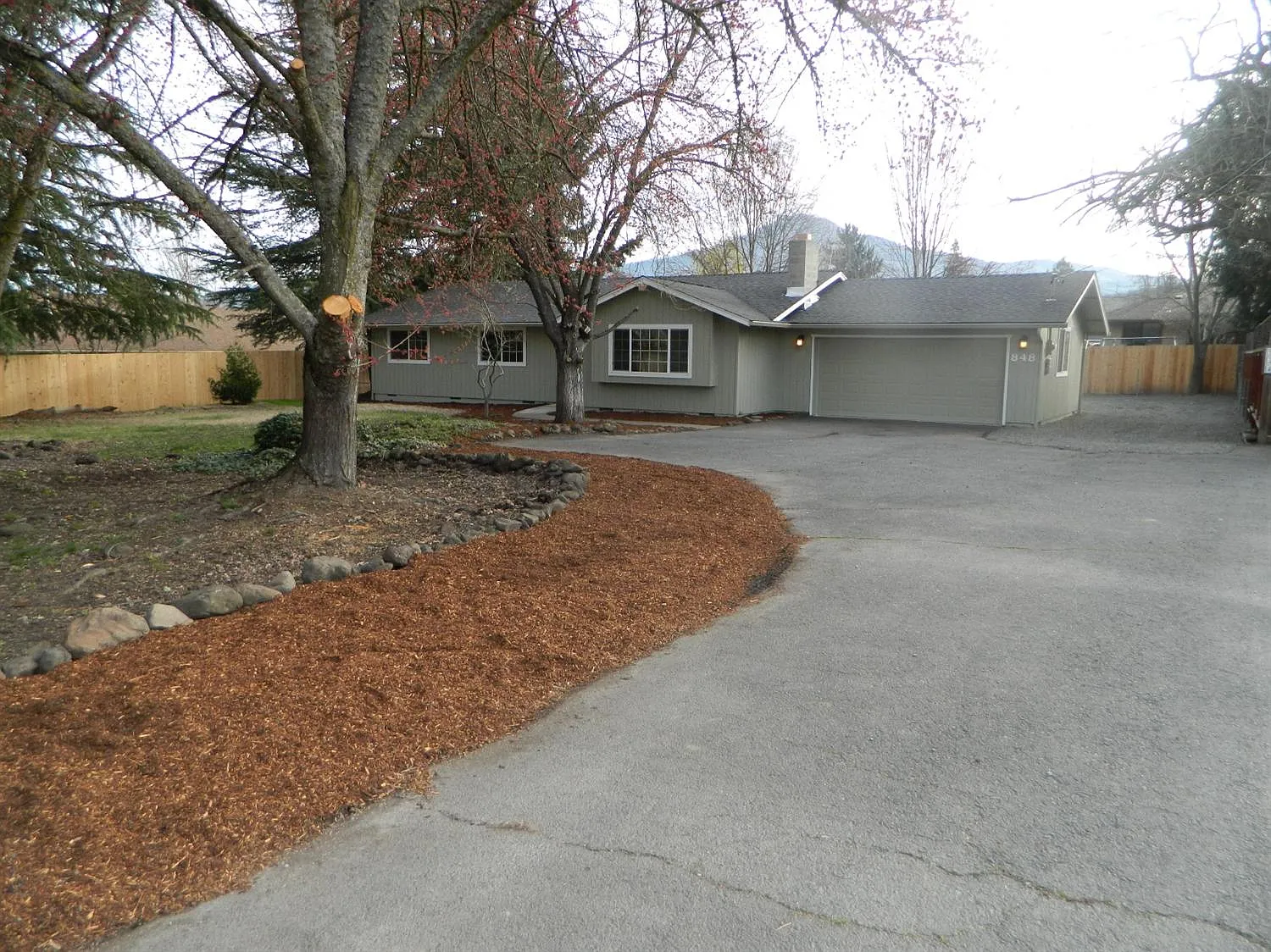 848 N Modoc Ave photo 1