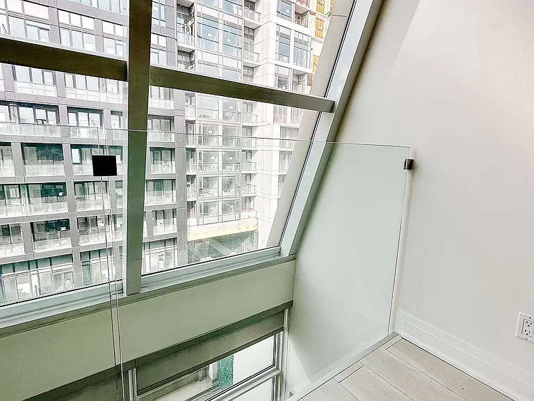 222 The Esplanade #913 — Photo 12