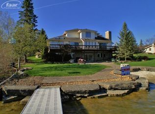 7068 Driftwood Dr, Fenton, MI