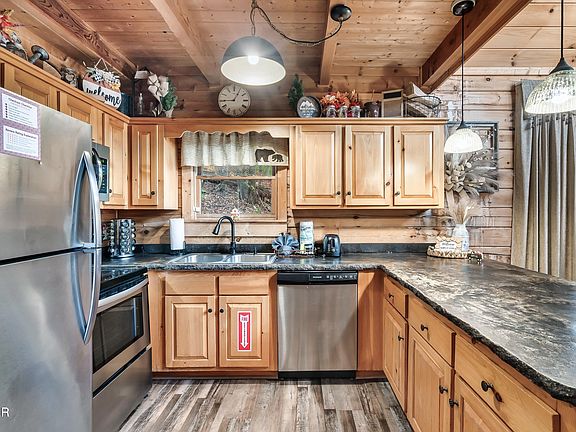 4th image of 1617 Silver Poplar Ln