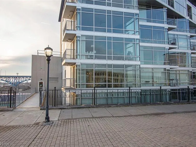 1237 Washington Ave #811 — Photo 46