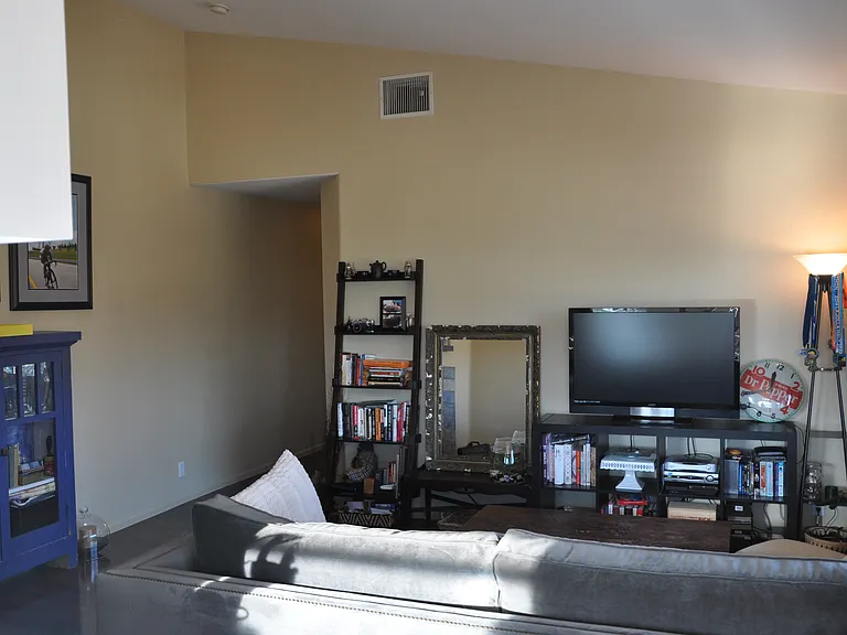 3712 3rd Ave #5 — Photo 3