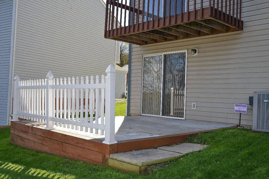 3 bed, 3.5 bath, 1800 sqft, $2,425 — Photo 4