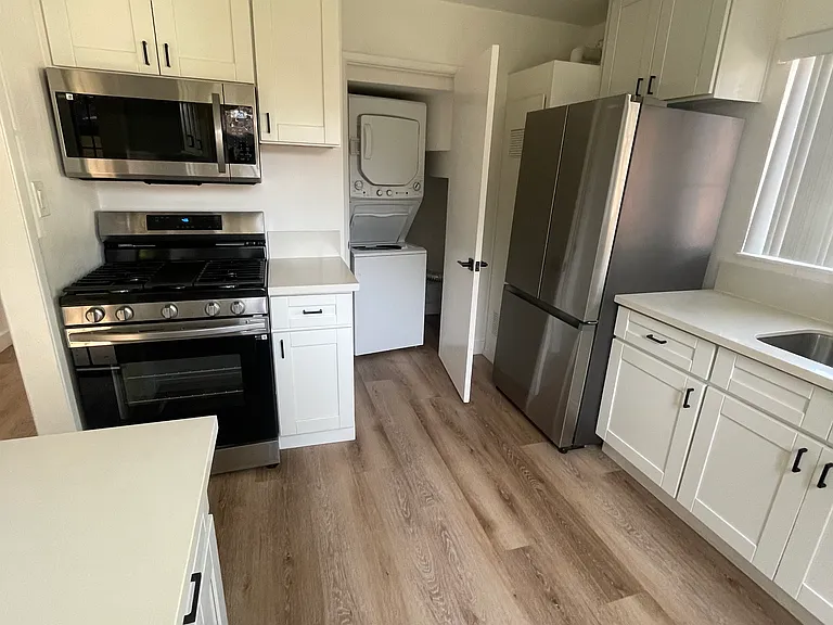 244 S McCoy Rd — Photo 2